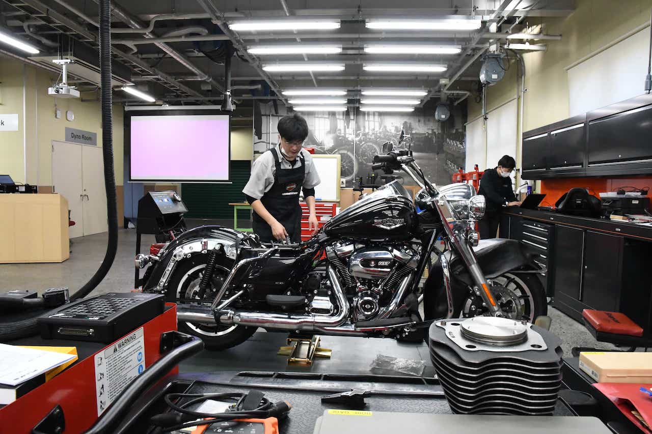 ここにもあったM1グランプリ! 日本一のハーレーメカニックを決めるテクニシャン・オブ・ザ・イヤー・アワード開催!!│WEBヤングマシン｜新車