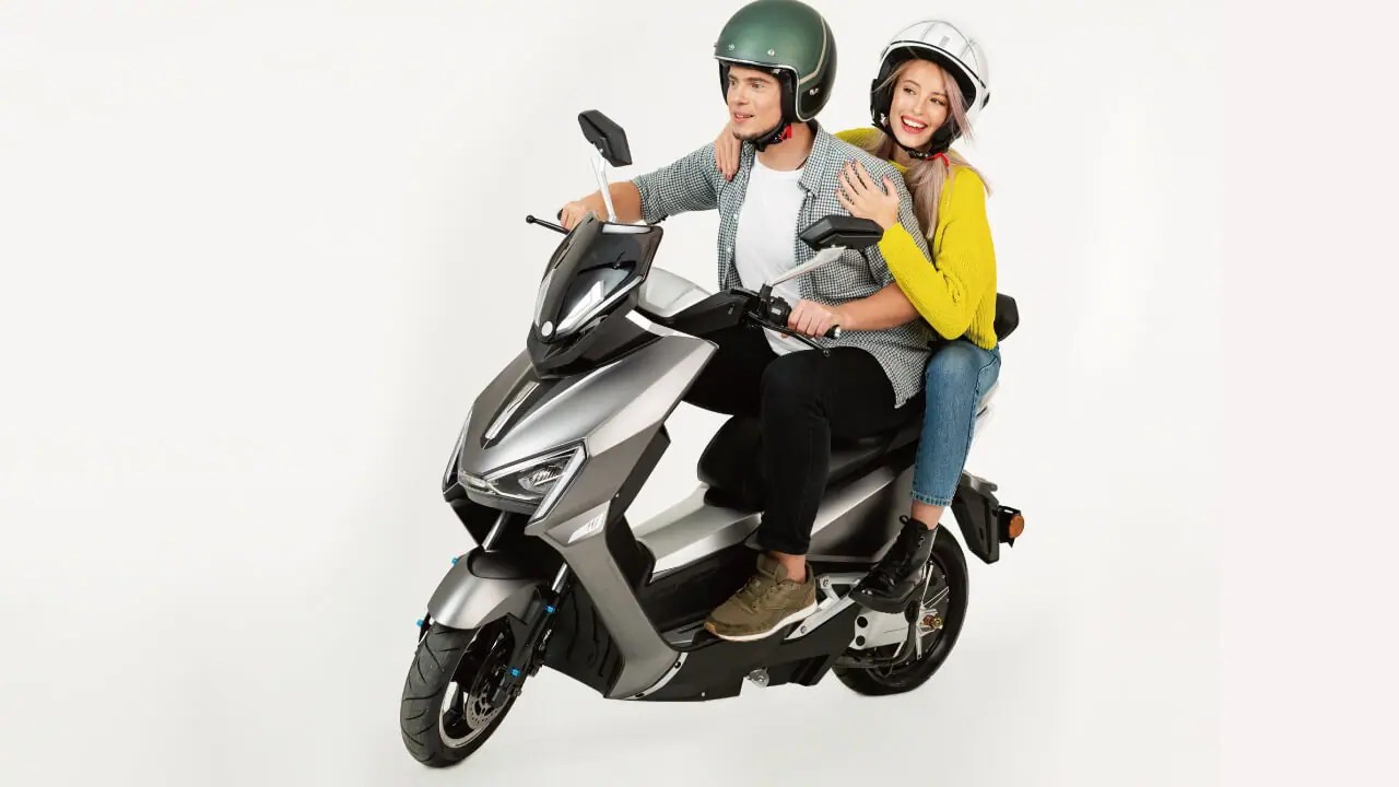 徐々に進む電動化! 電動バイクはどの免許で運転できるのか│WEBヤングマシン｜新車バイクニュース