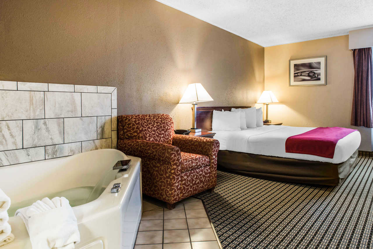 Quality Inn (Austintown) Youngstown Live