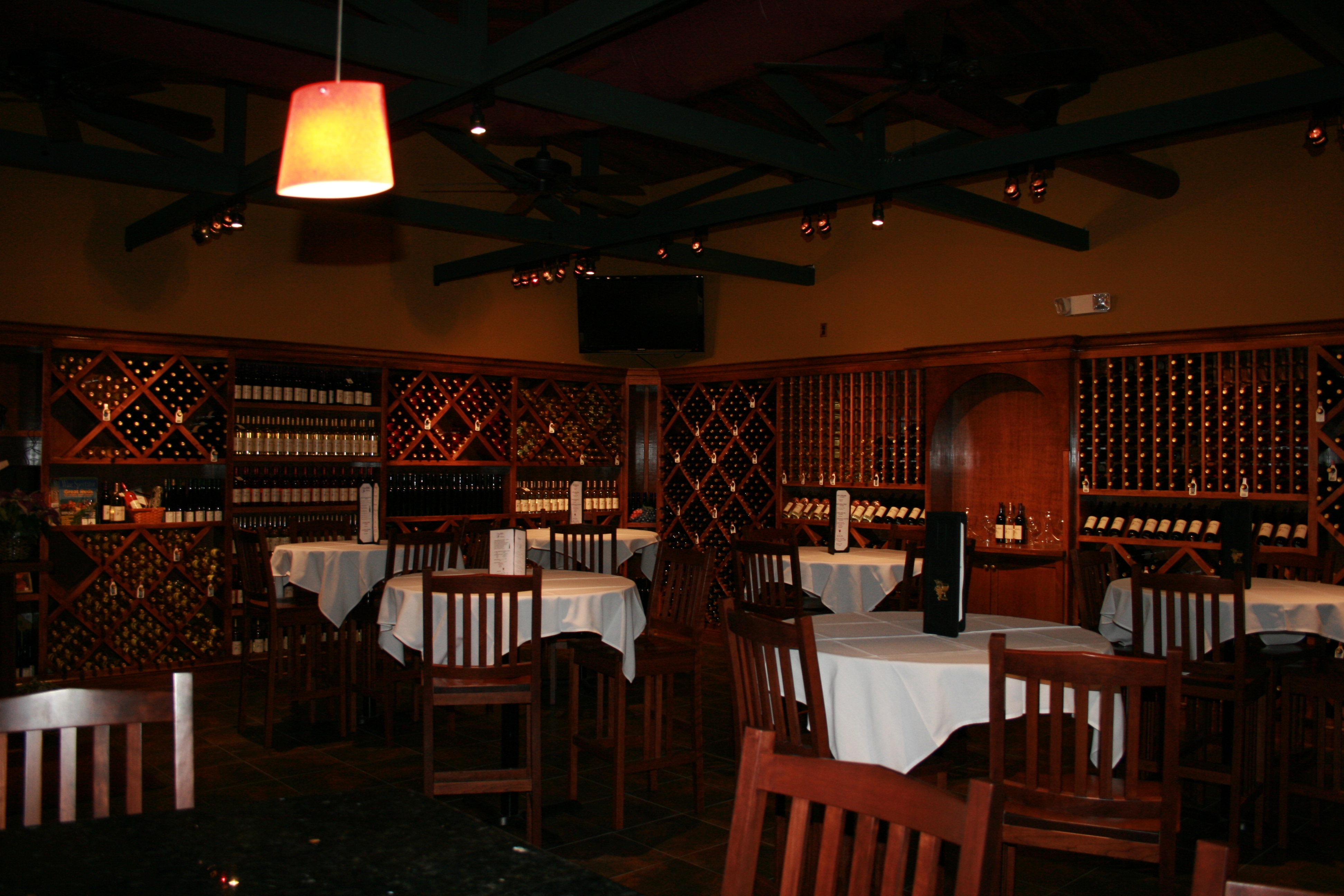 L'uva Bella Winery & Bistro Youngstown Live