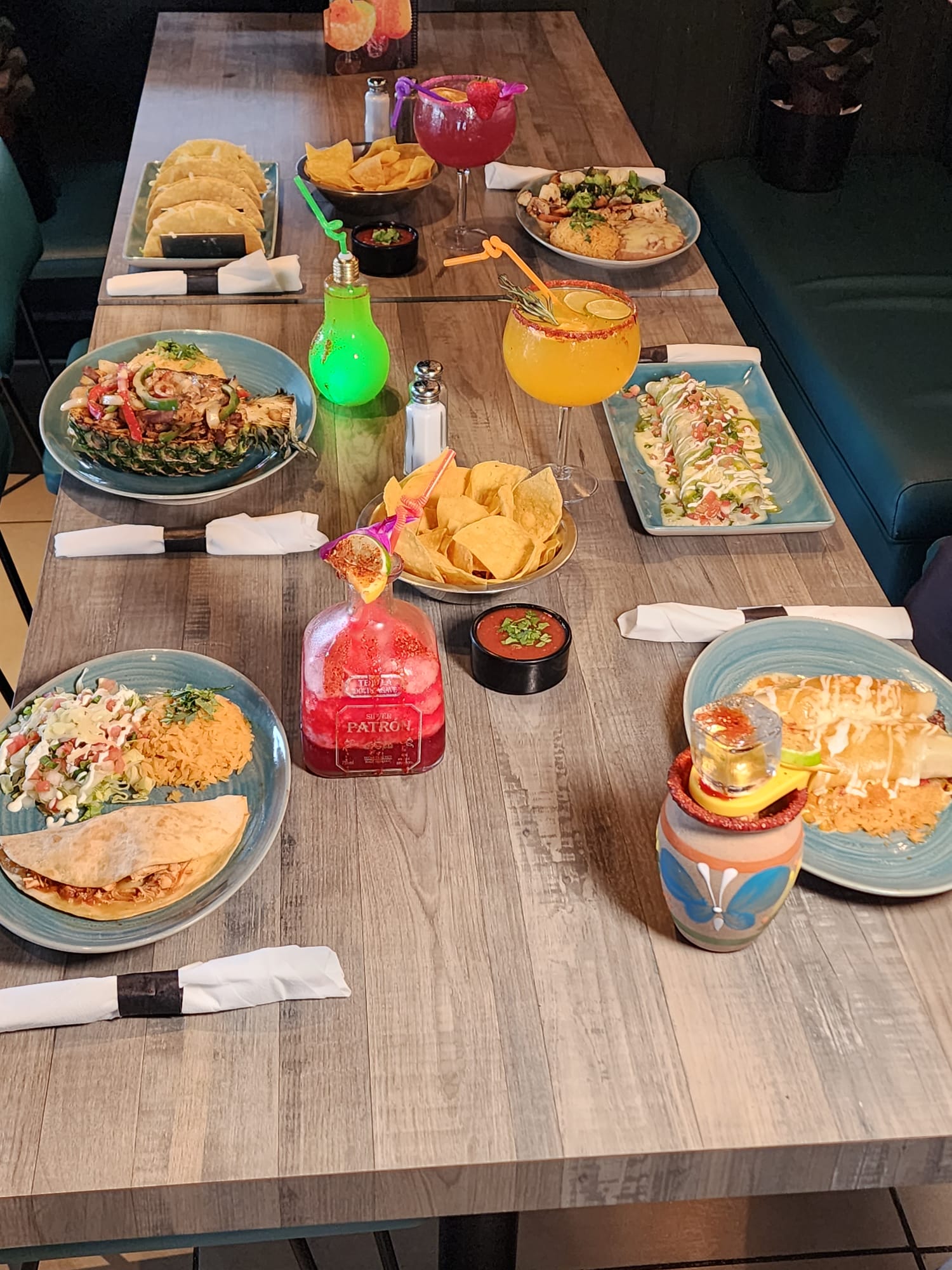 Plaza Azteca Youngstown Live