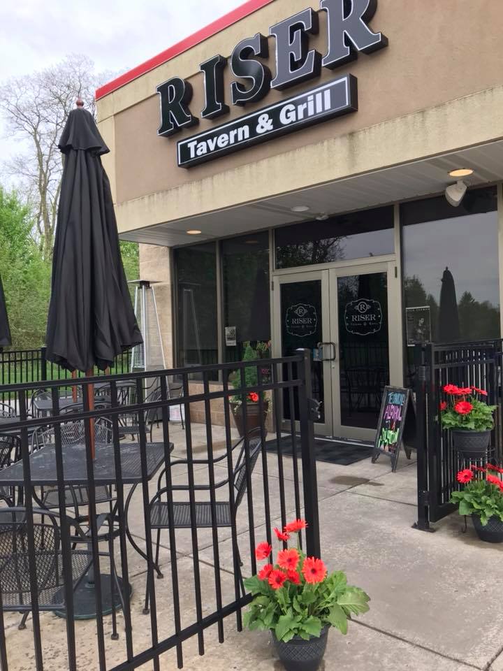 Riser Tavern & Grill Youngstown Live