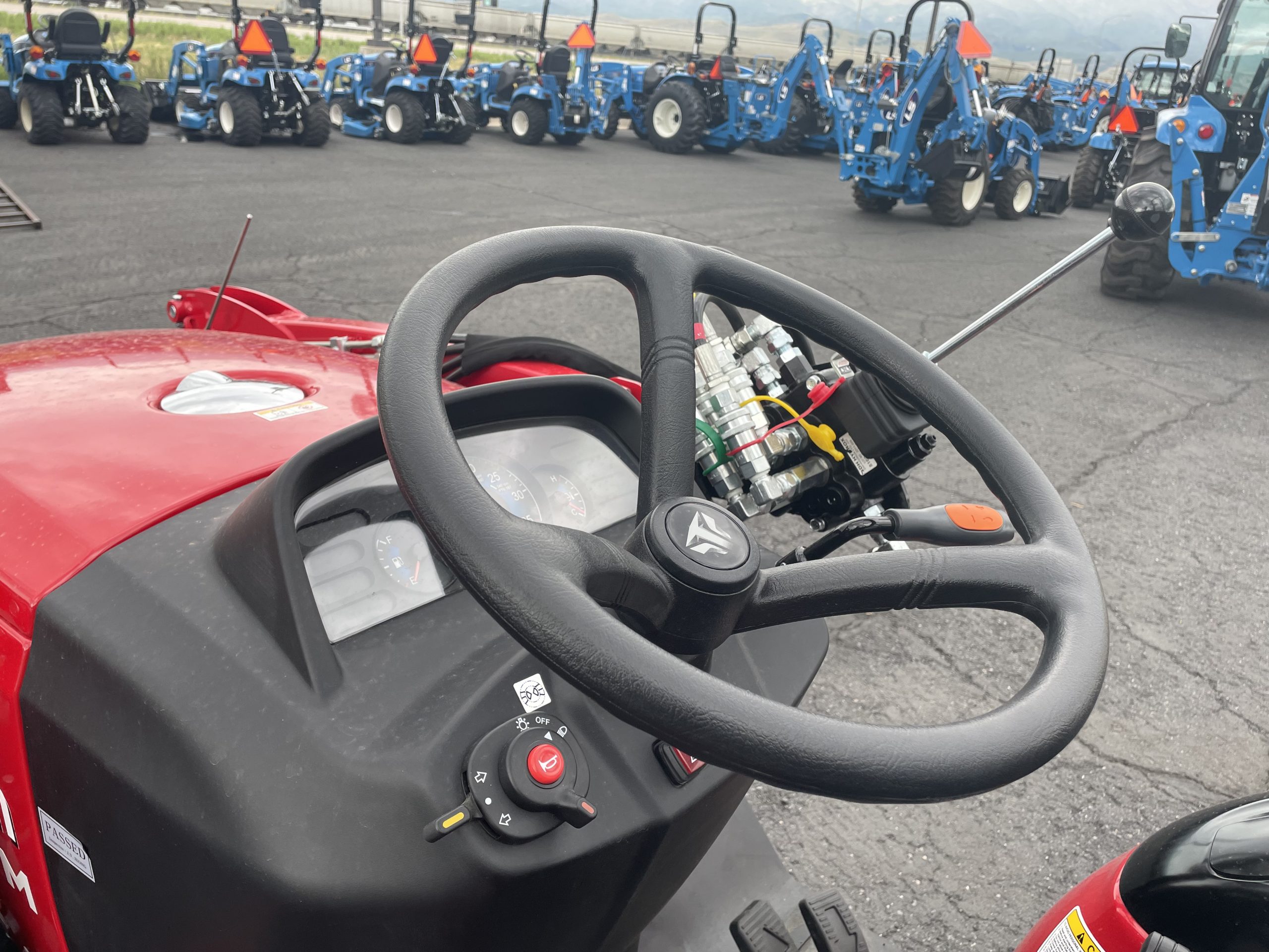 TYM Branson model 2400H – Young Tractors