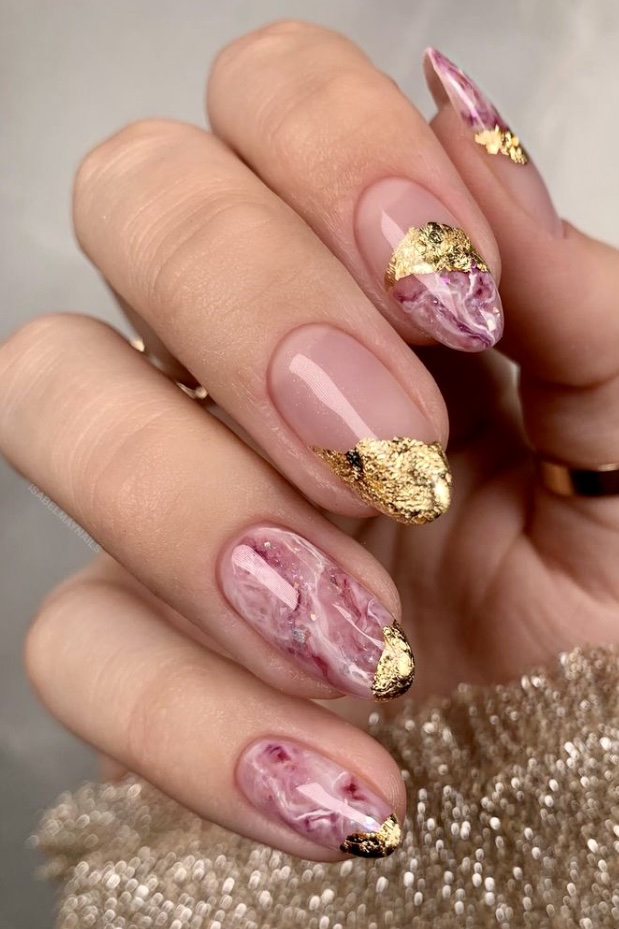 20 Vintage Nail Designs to Rock the Regencycore Trend Your