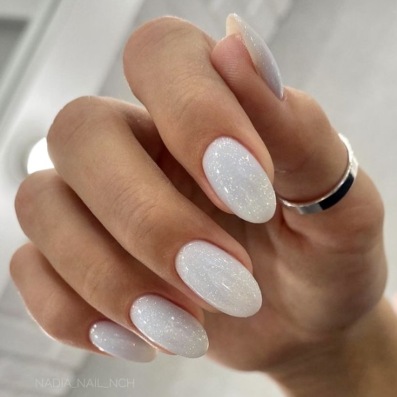 30 Cute and Simple White Nail Designs for Short Nails Your Classy Look