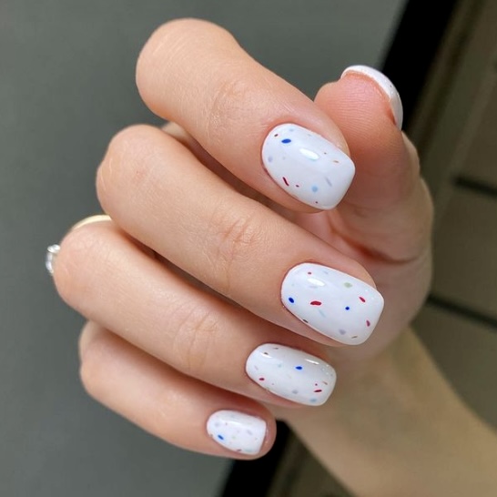 30 Cute and Simple White Nail Designs for Short Nails Your Classy Look