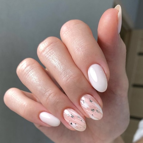 30 Cute and Simple White Nail Designs for Short Nails Your Classy Look