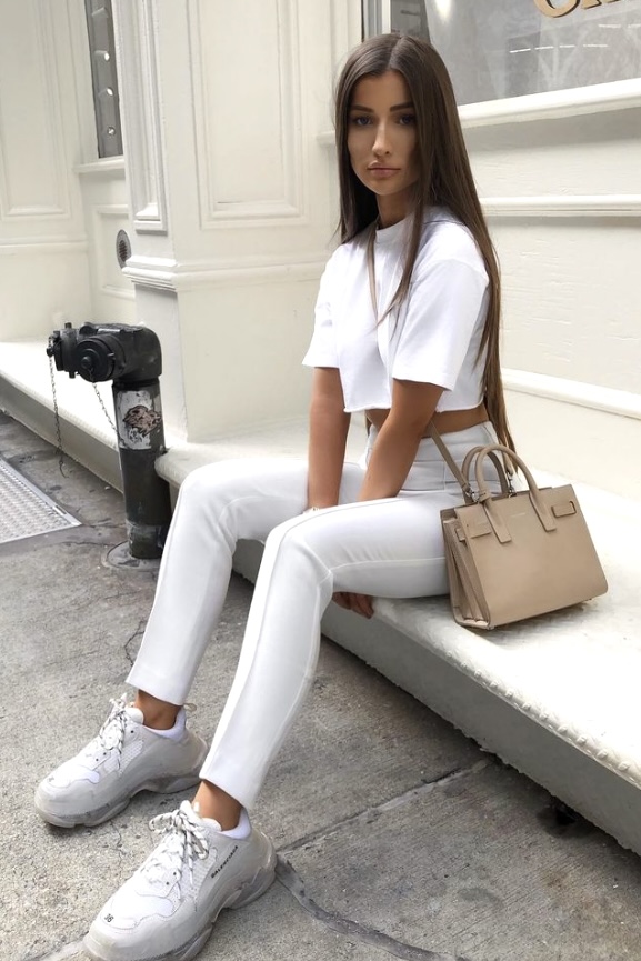 20 Ways to Wear a White TShirt and Look Amazing Your Classy Look