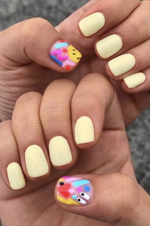 40 Dreamy Pastel Yellow Nail Designs for a Soft and Pretty Manicure