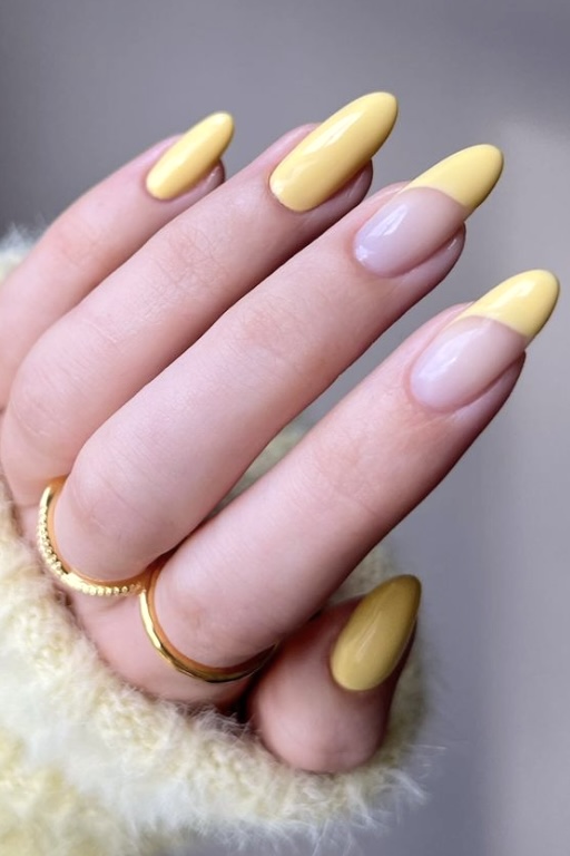 40 Dreamy Pastel Yellow Nail Designs for a Soft and Pretty Manicure