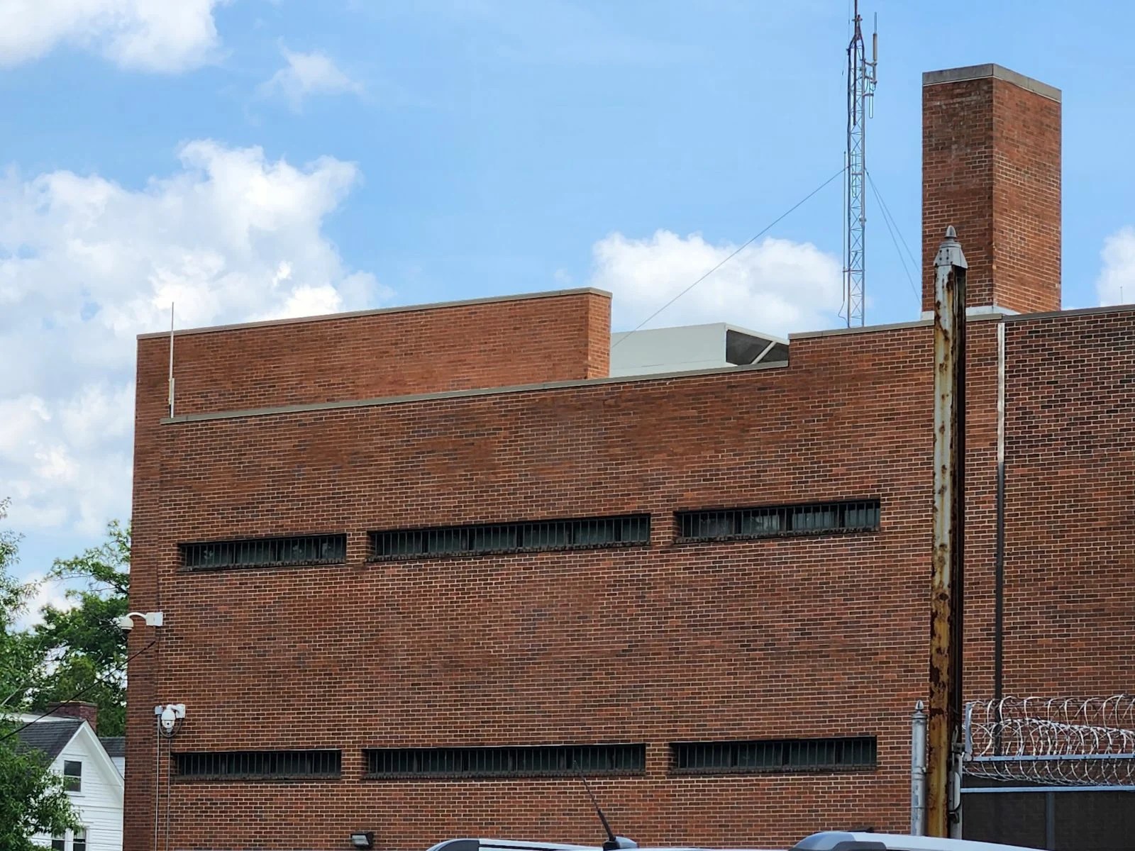Commissioners Approve RFP to Address Roof Restoration, Security at Warren County Jail