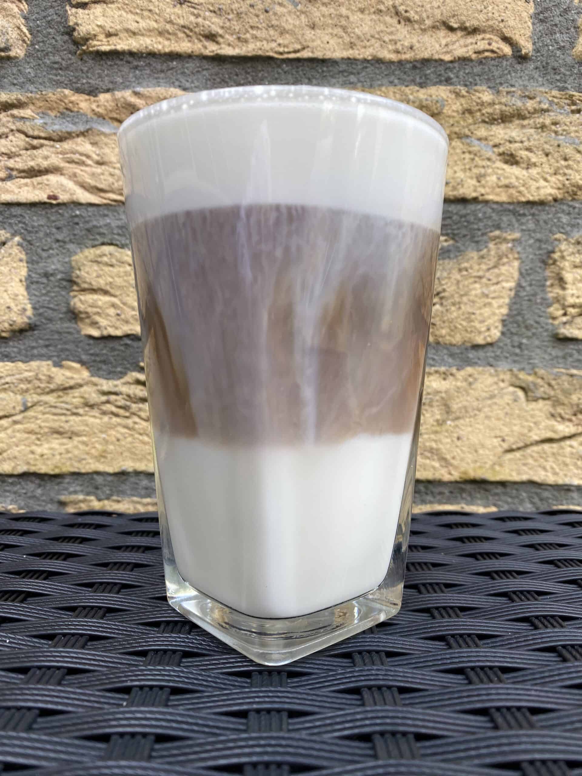 Iced Caffè Latte An Easy 5Minute Coffee Recipe for 2024