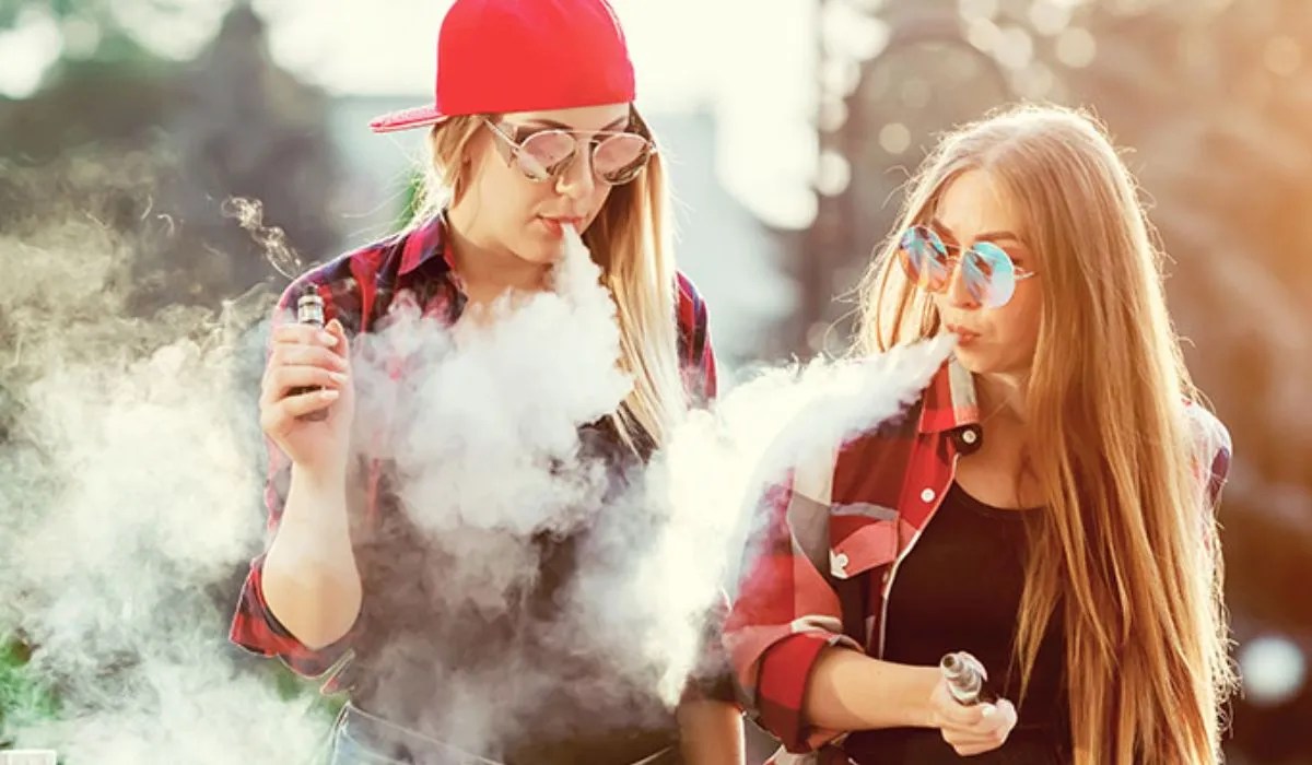 Disposable vs. Rechargeable THC Vape Pens 🍃 Your Elements