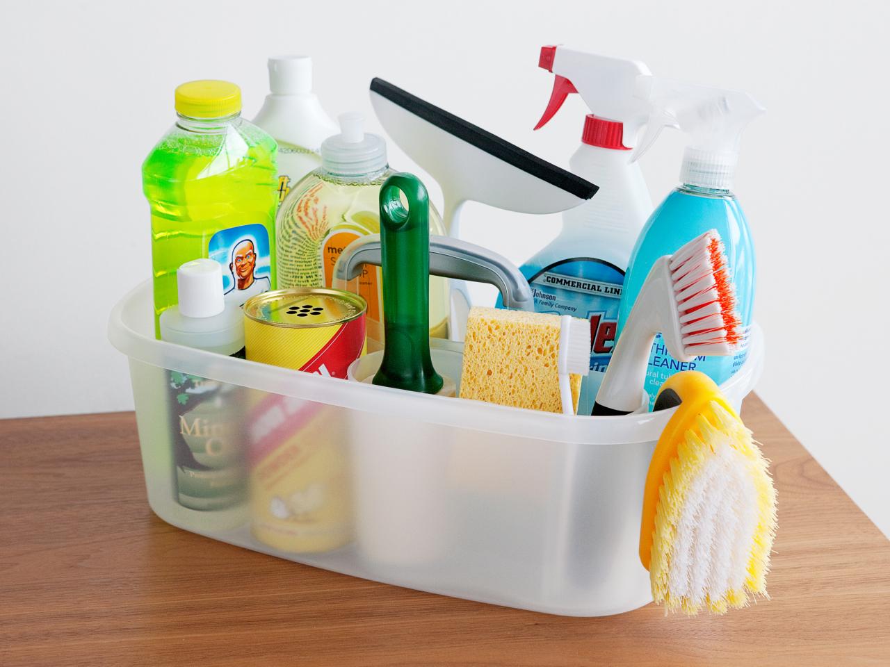 Make Your Own Cleaning Caddy Everyday Helper