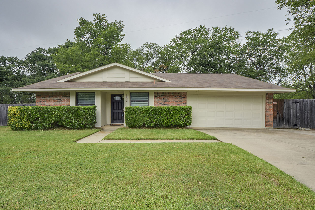 2700 Scenic Hills Drive Bedford TX 76021 Team Nelson