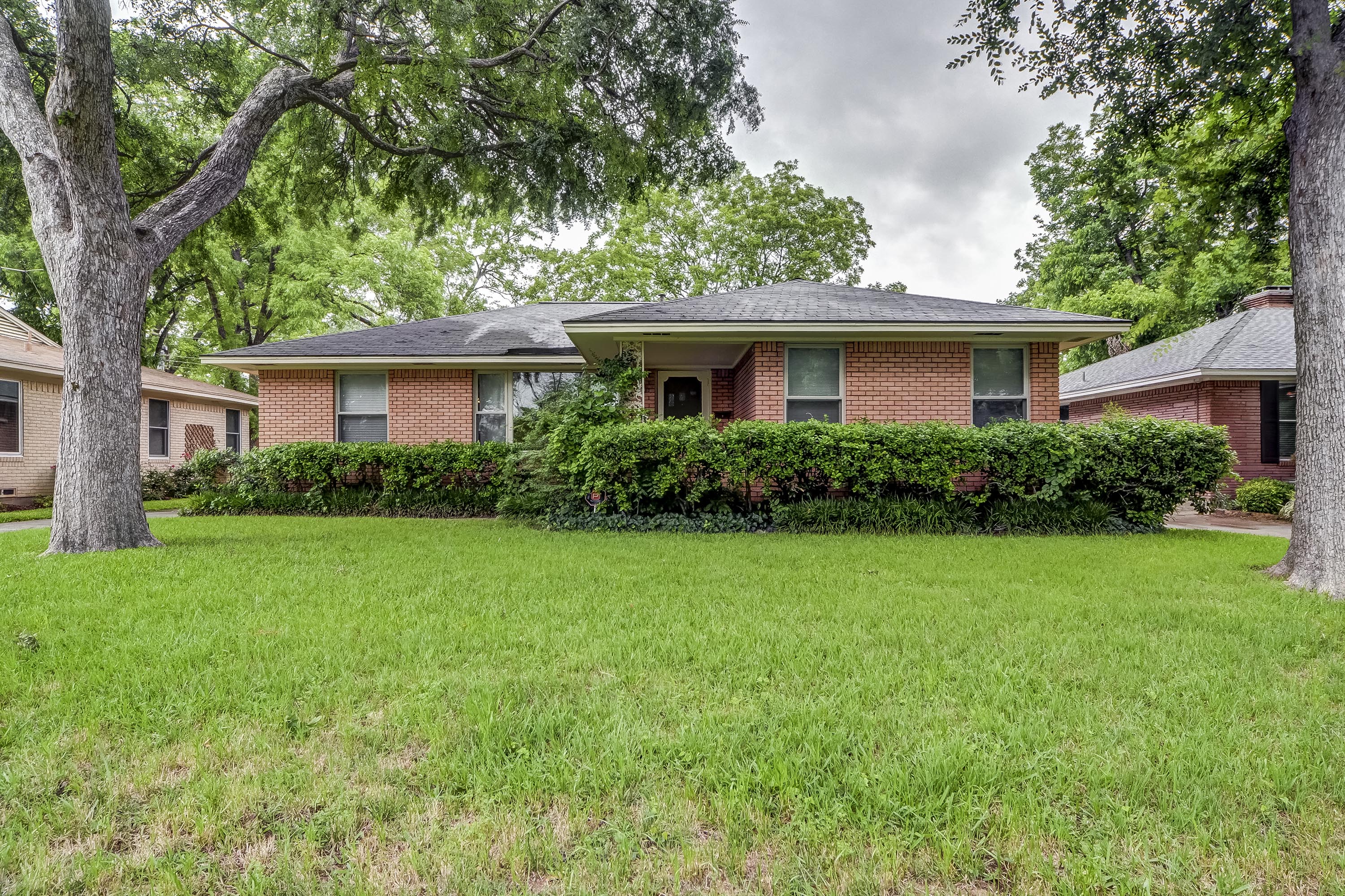 622 Kirkwood Drive Dallas TX 75218 Team Nelson