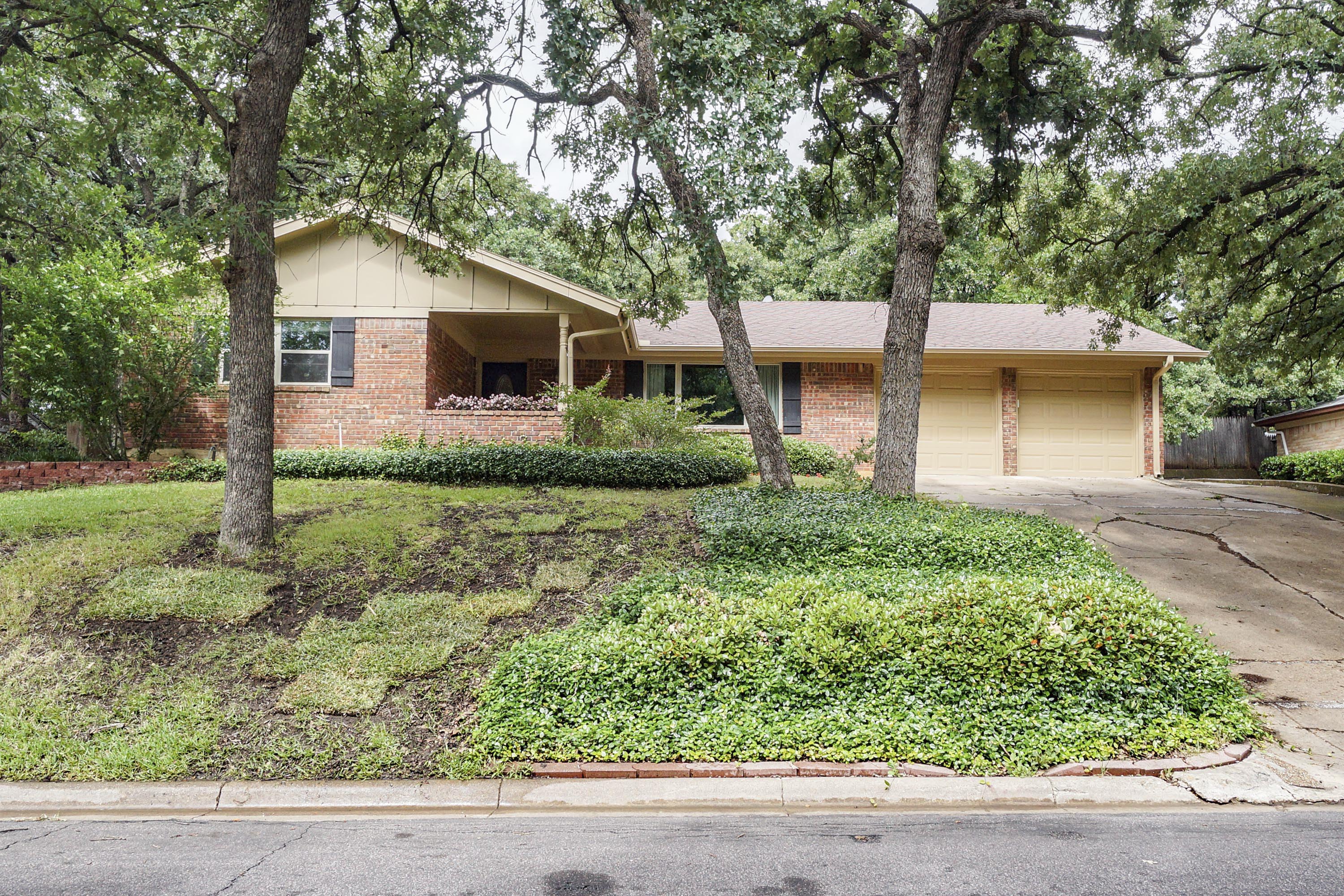 821 Wade Drive Bedford TX 76022 Team Nelson