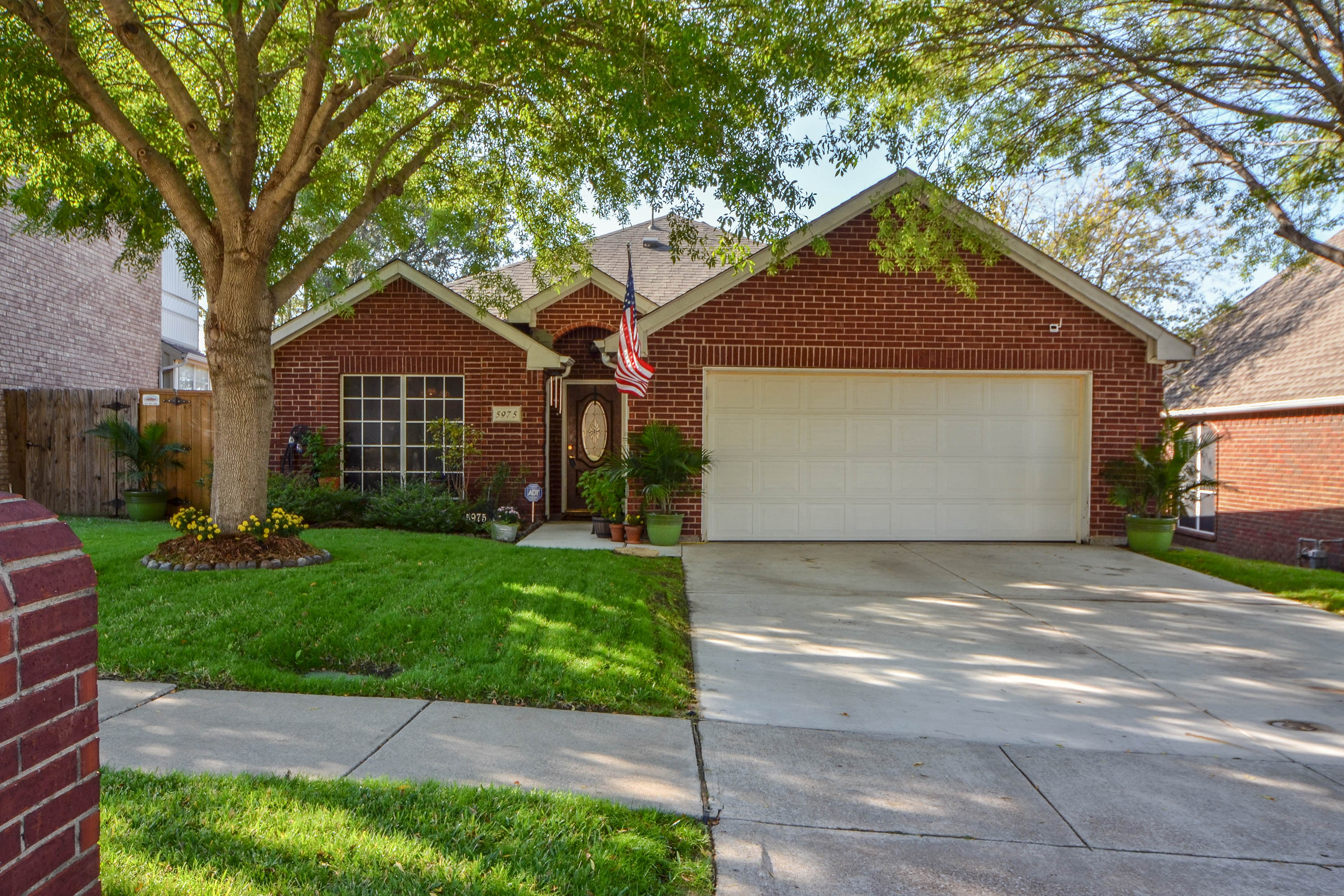 5975 Wisdom Creek Drive Dallas TX 75249 Team Nelson