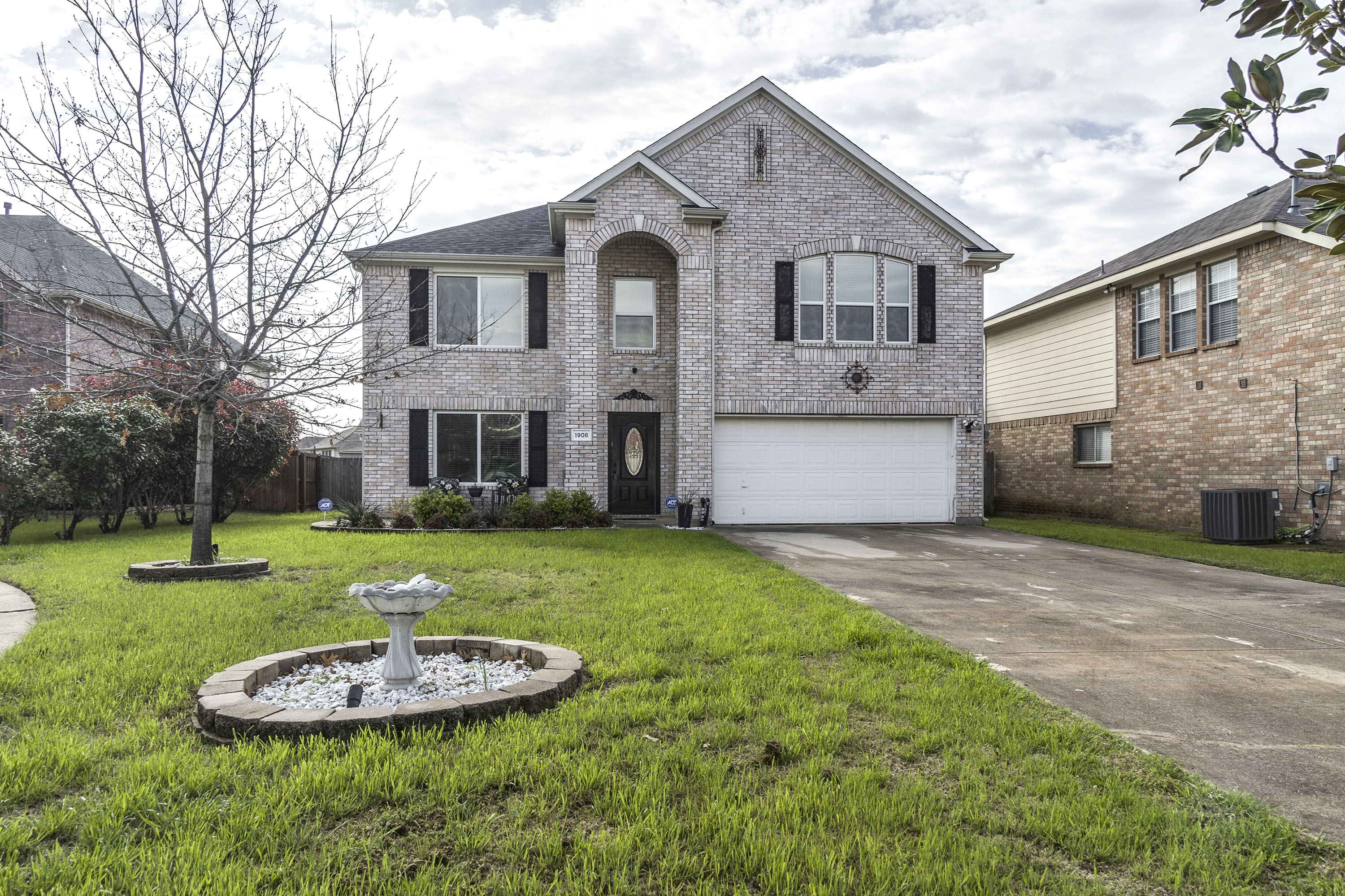 1908 St Lawrence Way Arlington TX 76002 Team Nelson