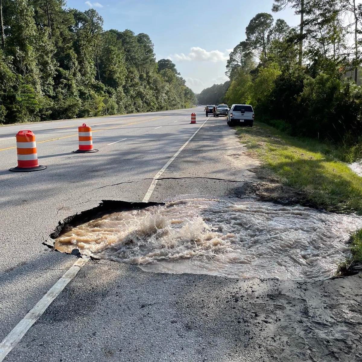Water line break snarls traffic on Robert Smalls Parkway The Island