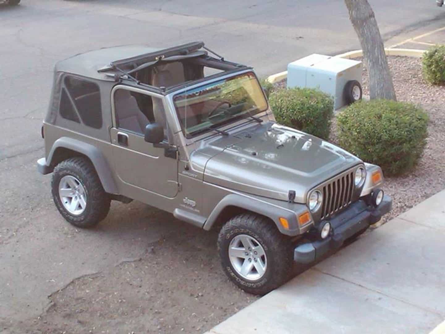Jeep Hardtop vs Soft Top Which is Better For Wrangler in 2022