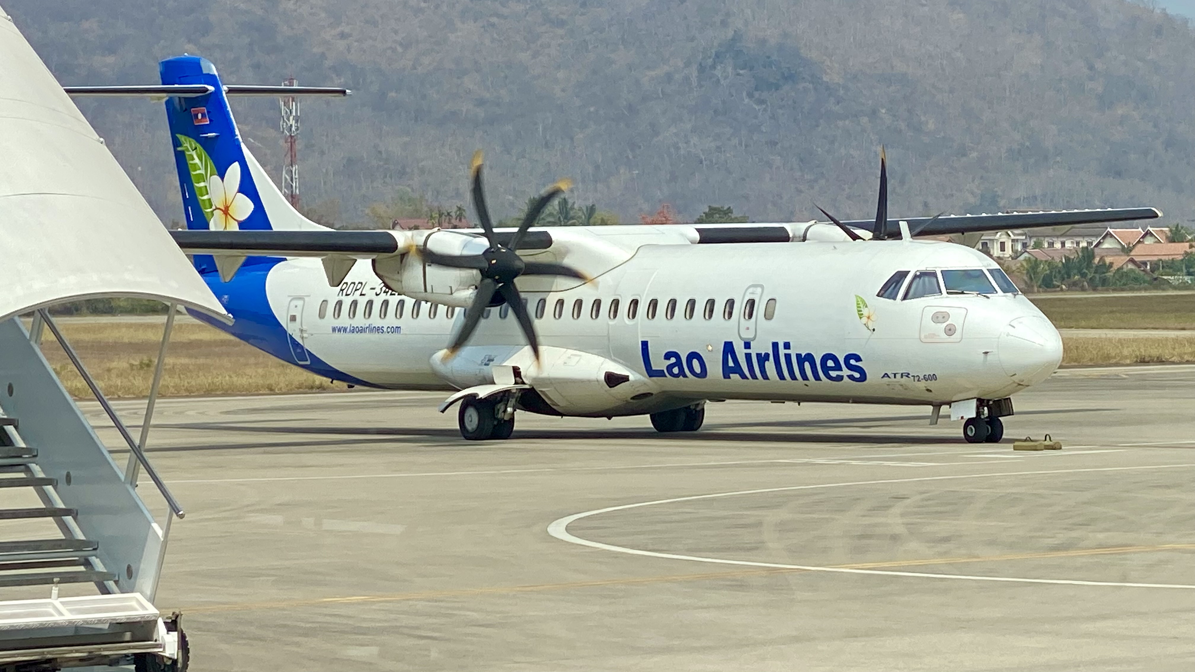 First Time Flying On An ATR 72600 (Lao Airlines) Your Mileage May Vary
