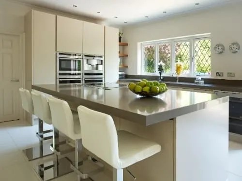 Can a kitchen island be too big? Explanation of the best sizes