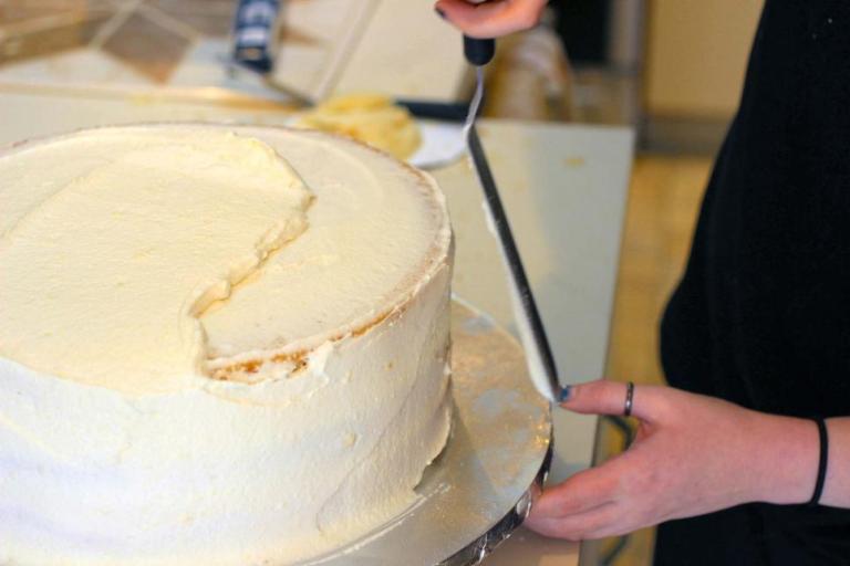 How to Assemble a Wedding Cake Your Old Pal Mick