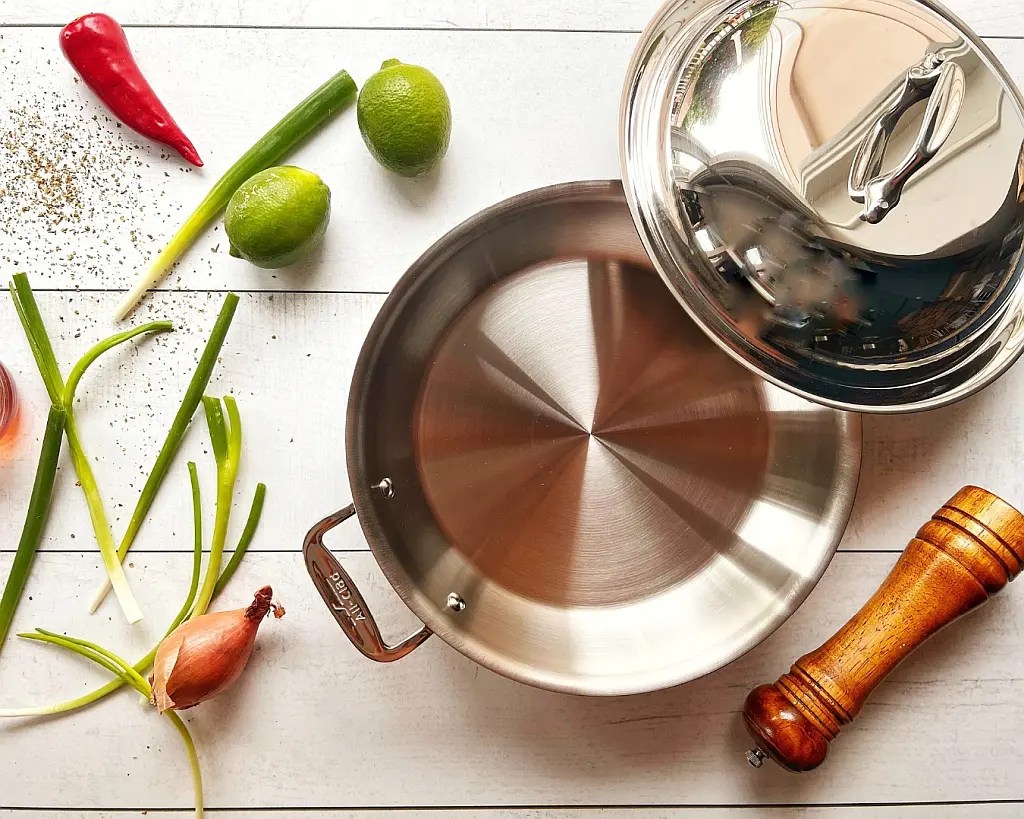 10 Brands That Use The Best Material for Cooking Utensils