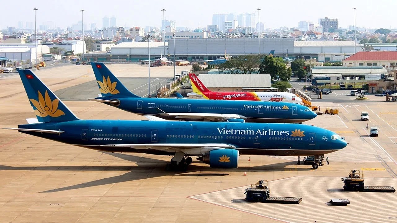 Plane ticket in Vietnam is reasonably cheap, and the most popular airlines are Vietjet, Vietnam Airlines.