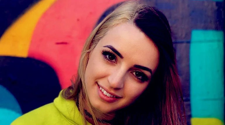 Gibi ASMR Real Name, Husband, Age, WikiBio. Youtuberfacts