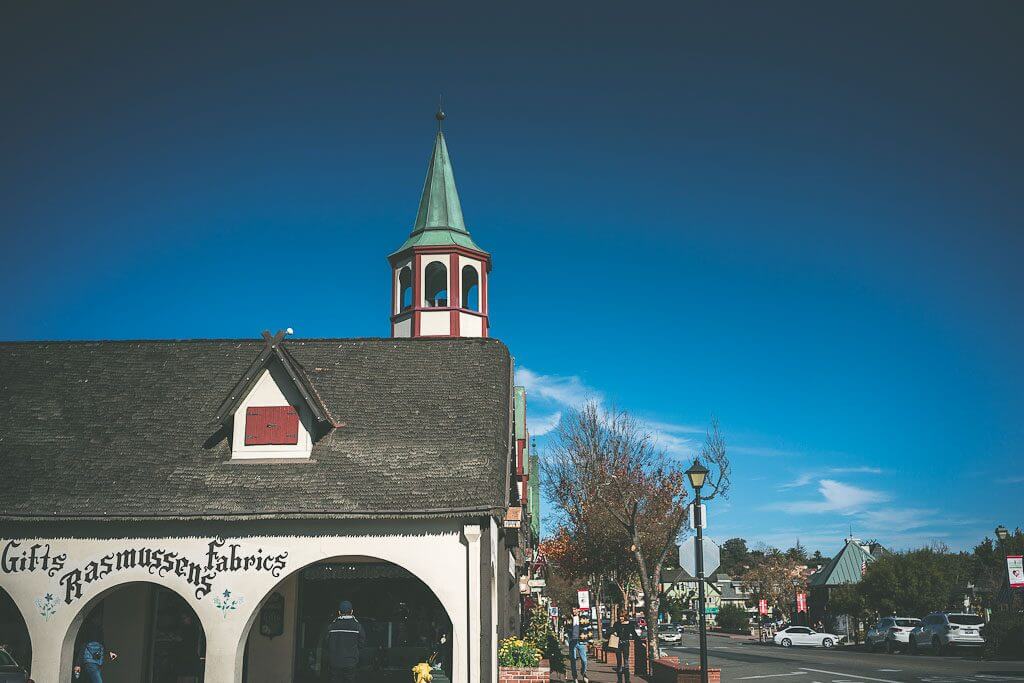 The perfect dog friendly Solvang guidewhere to stay, eat,play!