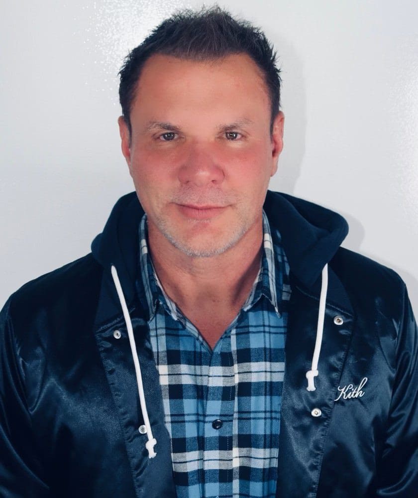 Johnjay and Rich Radio Host, Johnjay Van Es Y Scouts