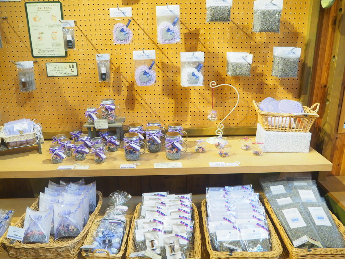 秋（10月）のファーム富田の見所は？ ラベンダーのお土産が充実！