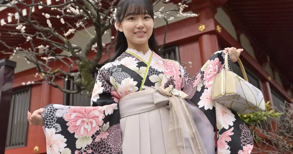 卒業式で輝くための袴ガイド｜選び方から着付けまで徹底解説 卒業式の袴 卒業式 袴 早朝着付けOK スタジオ撮影もOK コラム