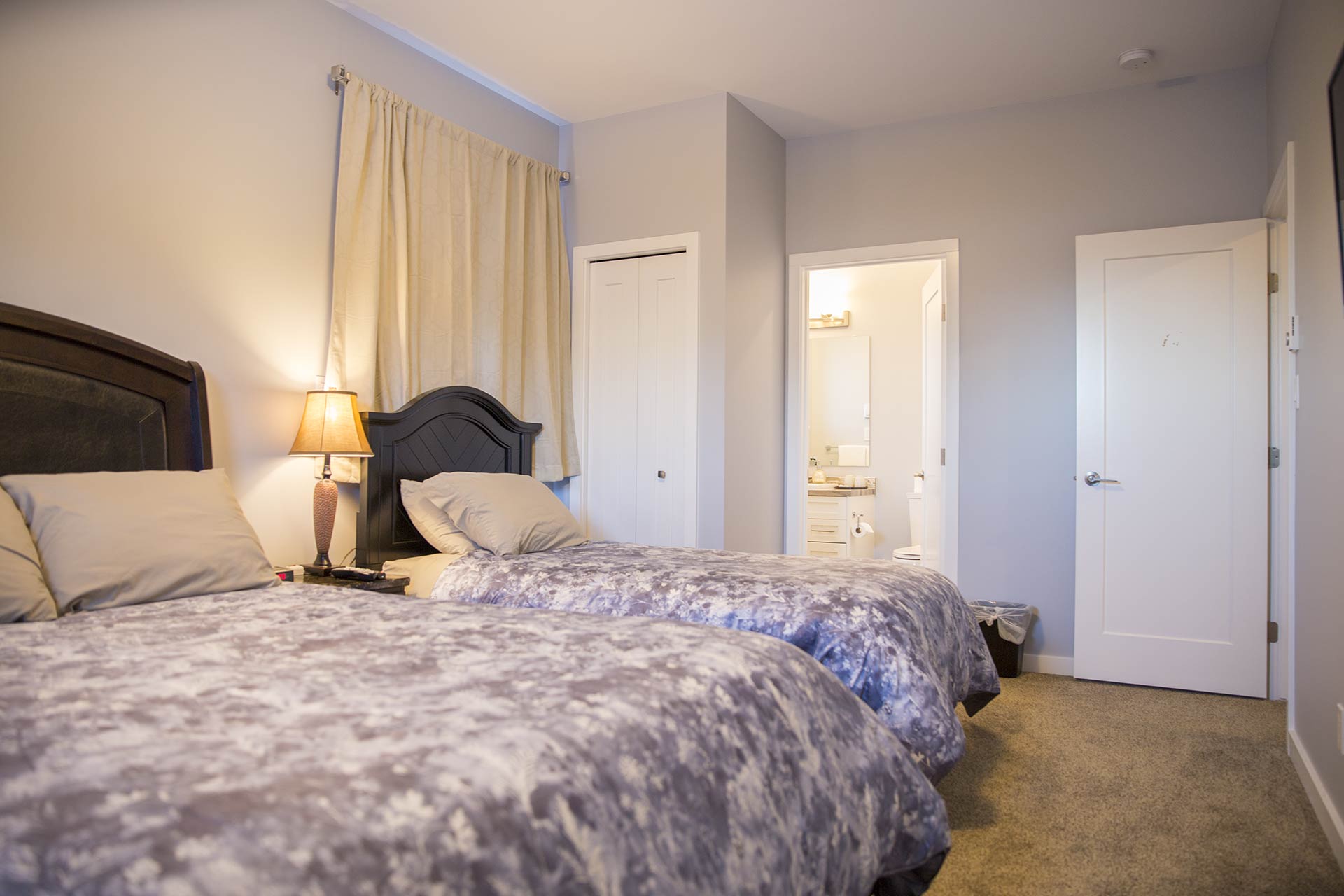 Midnight Sun Inn & Vacation Rentals Yukon Territory Information