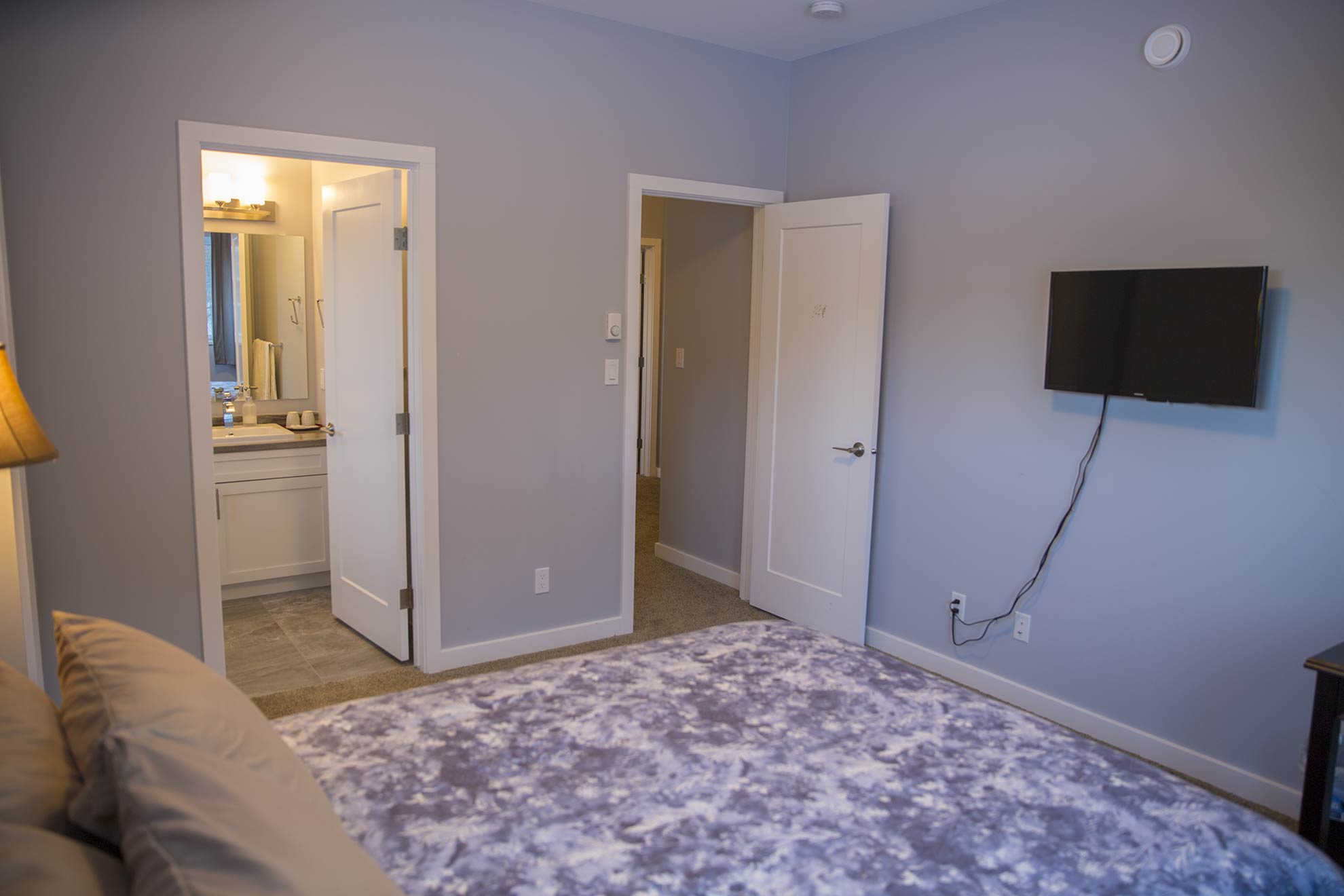 Midnight Sun Inn & Vacation Rentals Yukon Territory Information