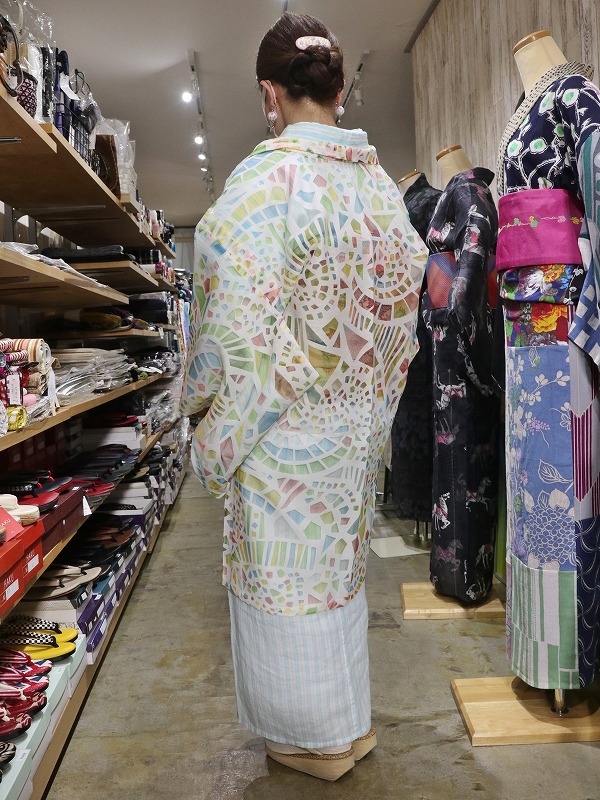まるでステンドグラス☆ 持ち込み生地でカワイイ薄羽織ができました♪ 東京・大塚 カジュアル着物＆浴衣「きもの屋ゆめこもん」