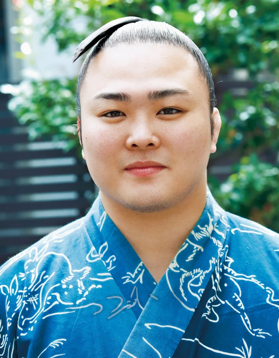 炎鵬の学歴｜出身大学高校や中学校の偏差値｜高校時代にフラれていた