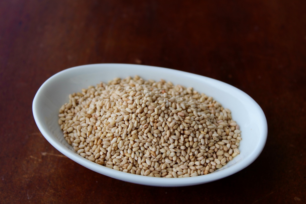 How to Toast Sesame Seeds Yummcious