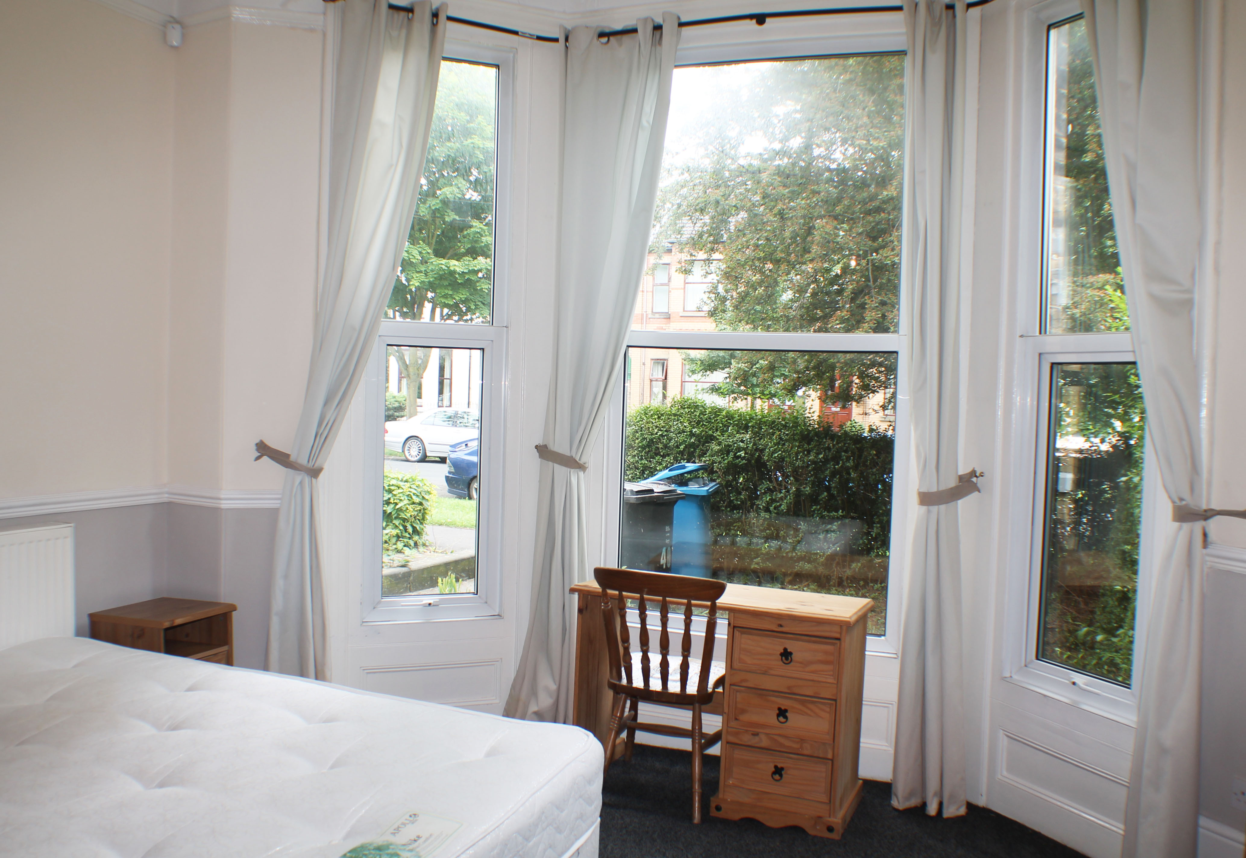 Victoria Avenue Young Professional Rooms in Hull by Yupelet