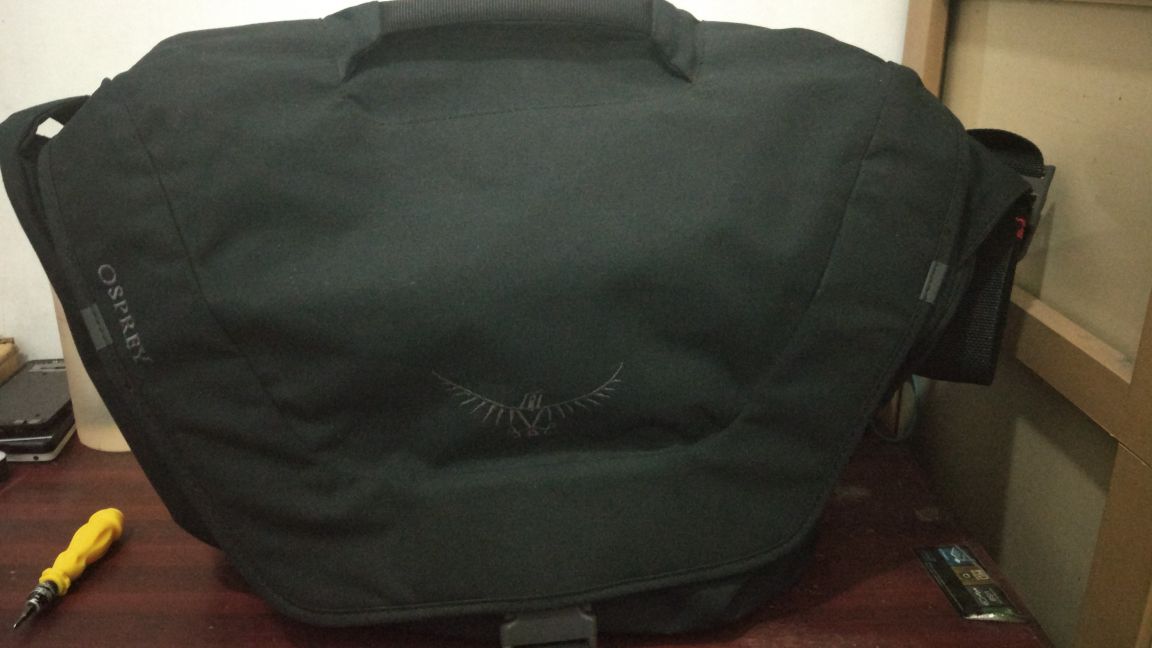 Review Osprey Flapjack Courier Yusuf Logs