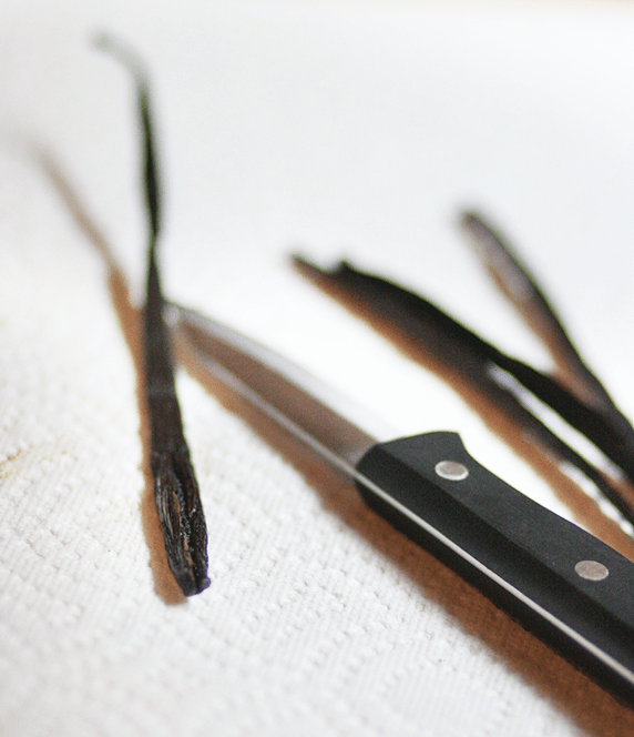 Is Vanilla Extract Halal? And How to Use Vanilla Beans. Zabiha Bites