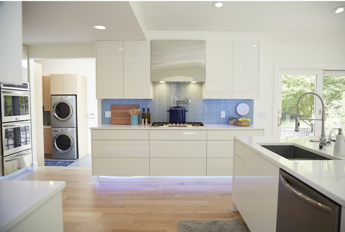 Master Property Brothers Paint Colors / Property Brothers Launch Scott