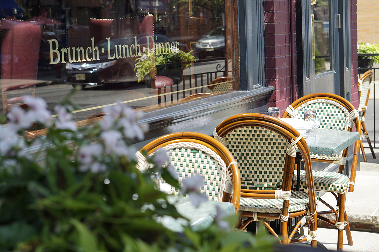 Zacks Oak Bar & Restaurant Dinner Specials