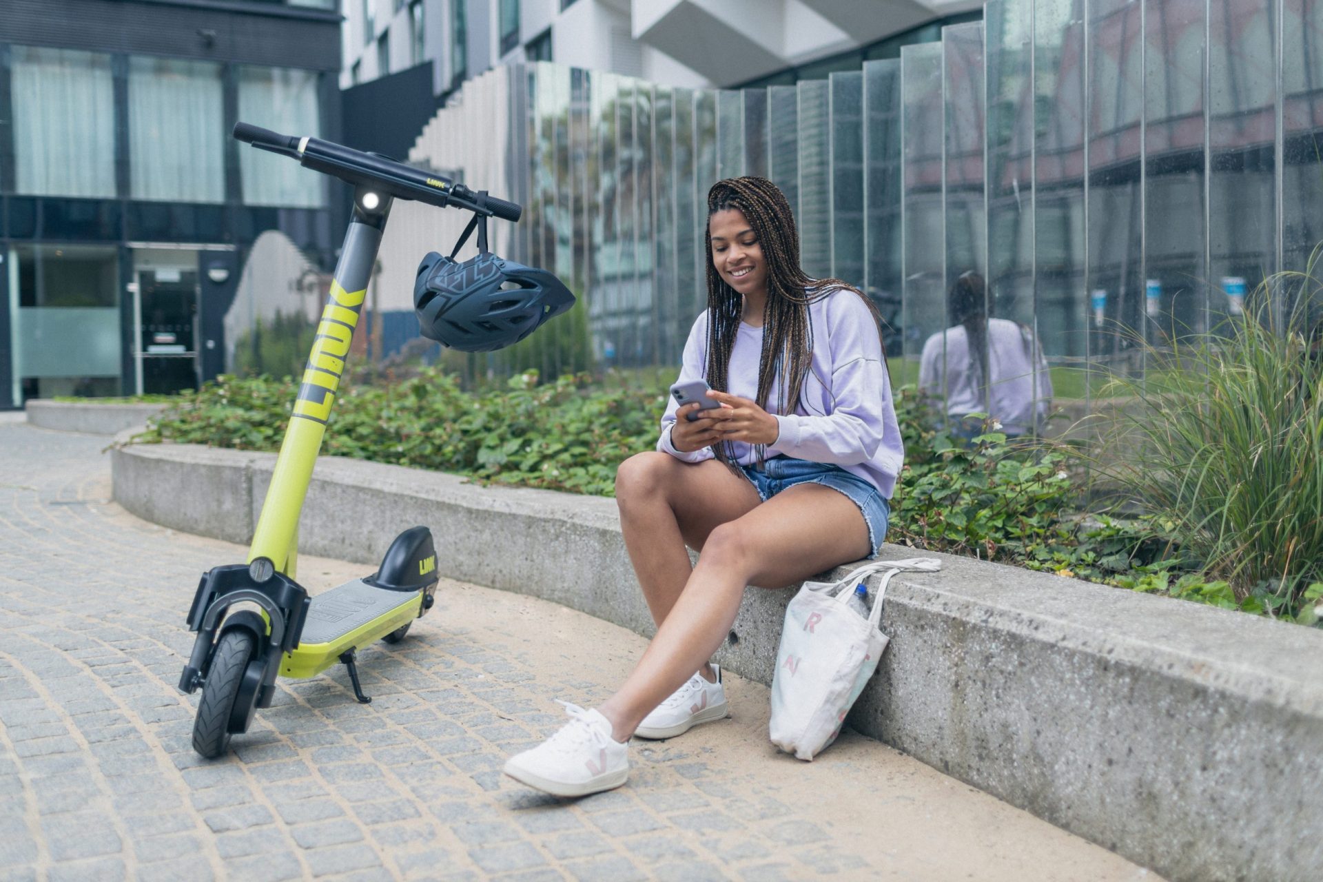 Superpedestrian escooters now live in Google Maps app