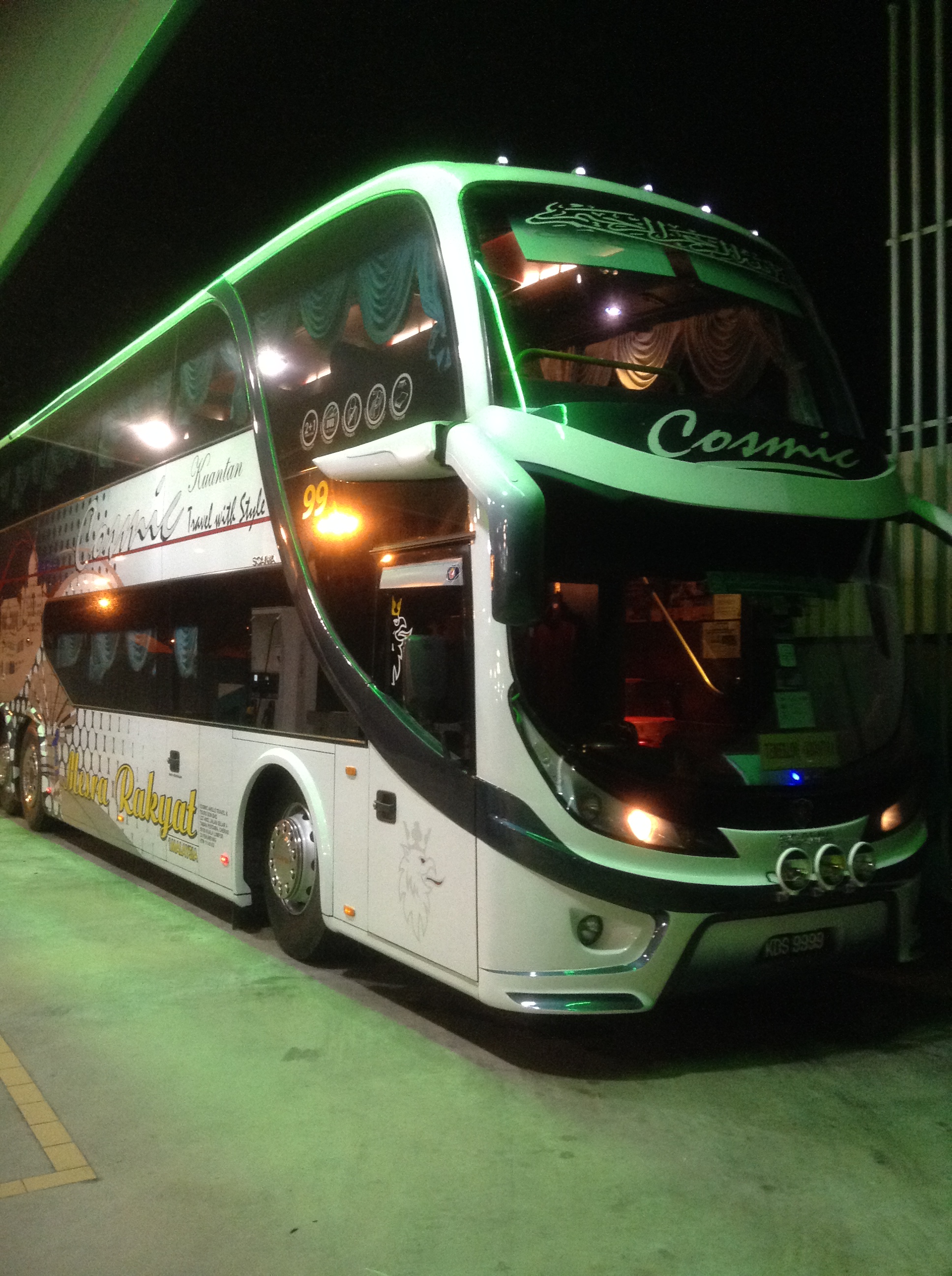 Servis 5 Bintang Bas Cosmic Ekspress footsteps........