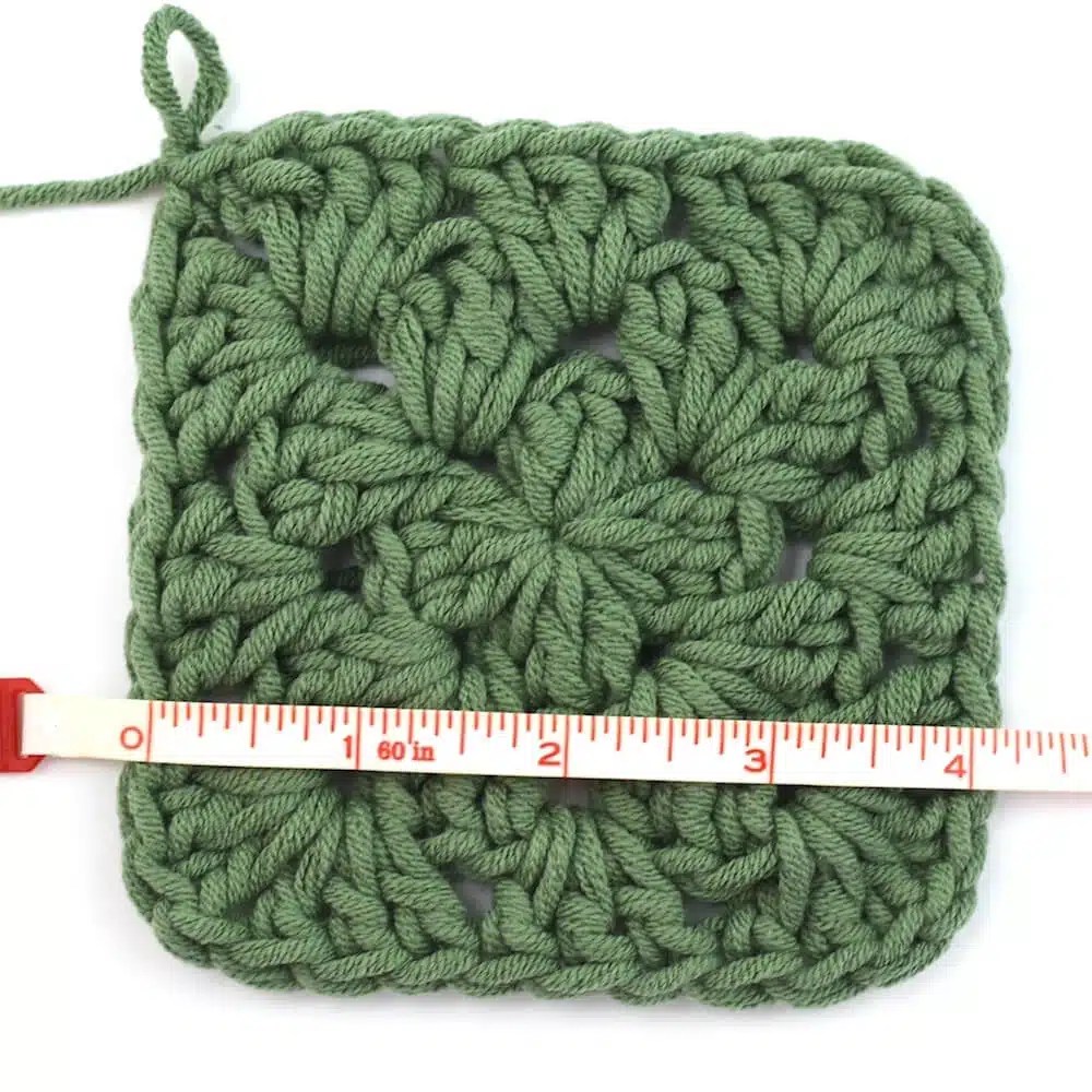 A Guide to Crochet Blanket Sizes + Free PDF | Zamiguz