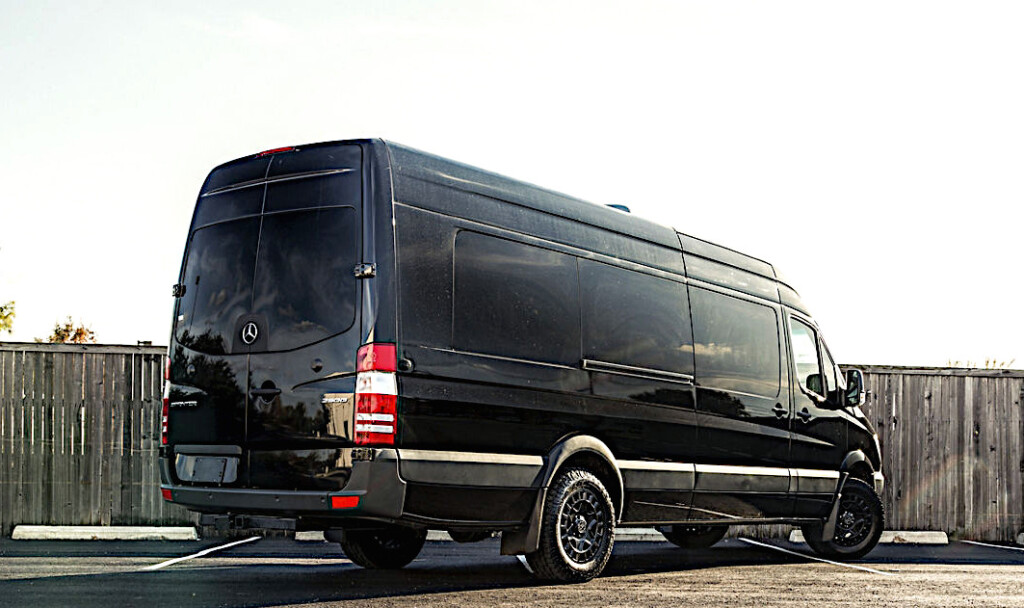 メルセデスベンツ スプリンター × ブラックライノ ヨーク 18インチ アメ車・輸入車のホイール専門店