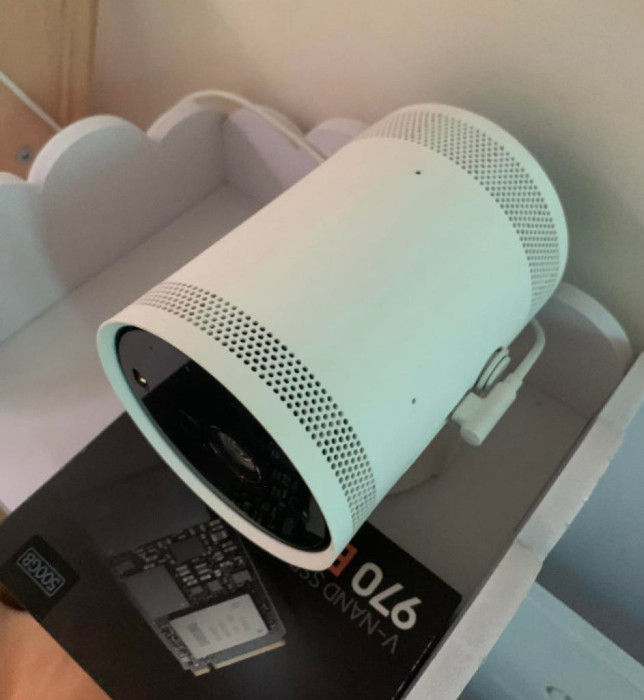 How many Lumens do you need to project in daylight?